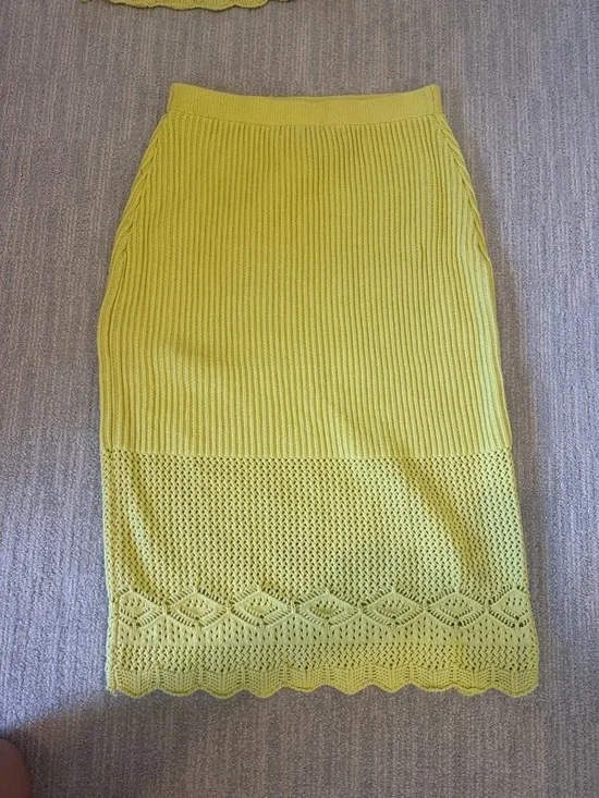 Worn once pale yellow matching crochet set - tank and skirt - Picture 5 of 6